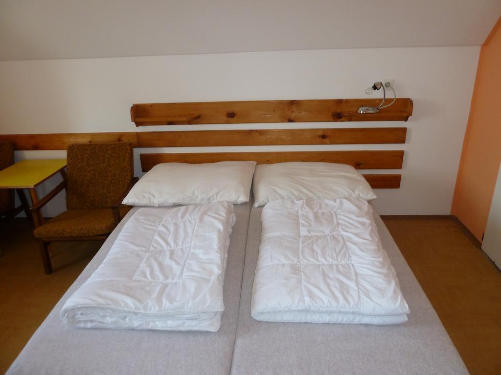 Horska Chata U Pekaru Pec pod Snezkou Room photo